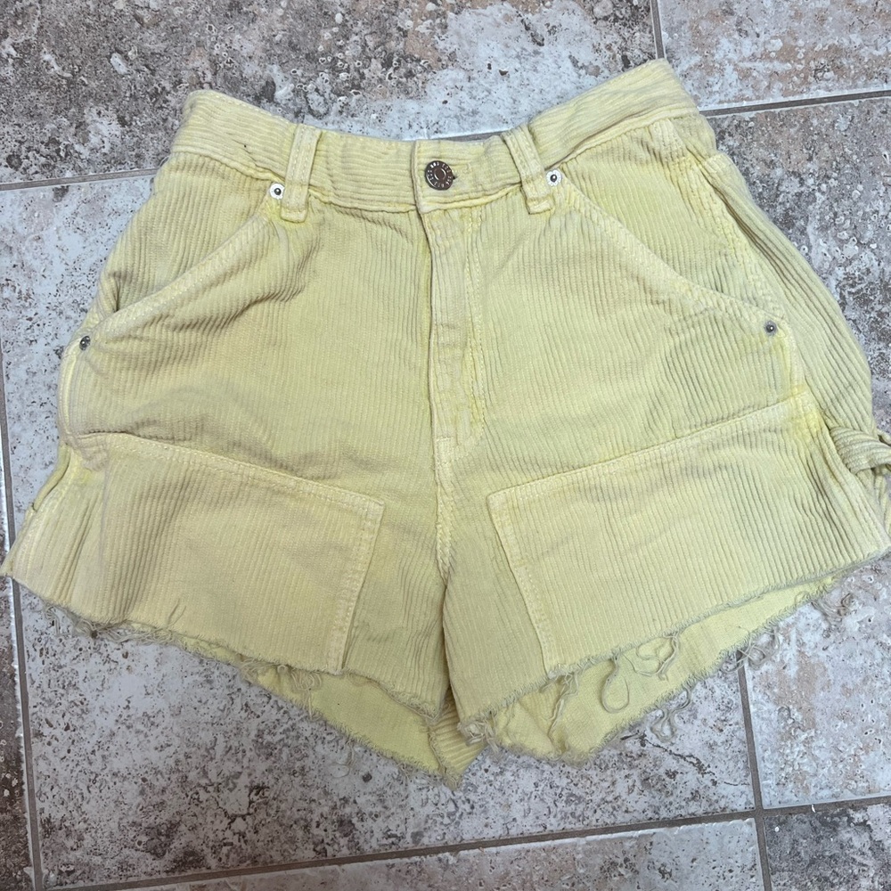 BDG Yellow Cargo Shorts Relaxed Fit